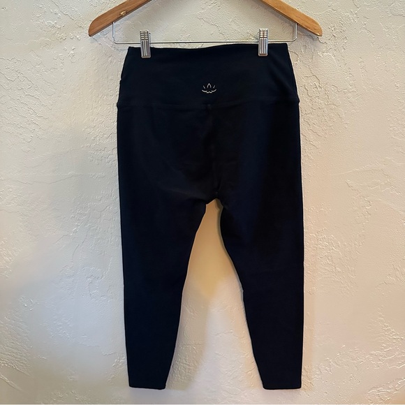 Beyond Yoga Midnight Black Cropped Leggings with Crossover Waist- made in USA - Picture 3 of 5